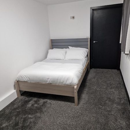Ckb Flat- Comfort, Cosy, And Secure! Codsall Exteriér fotografie